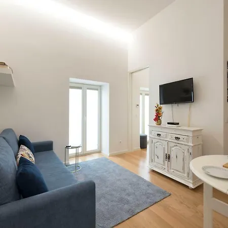 Lovelystay - Majestic Flat In City Center Apartment Porto