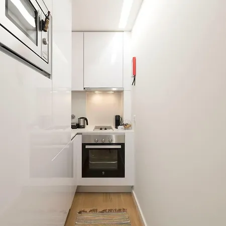 Lovelystay - Majestic Flat In City Center Apartment